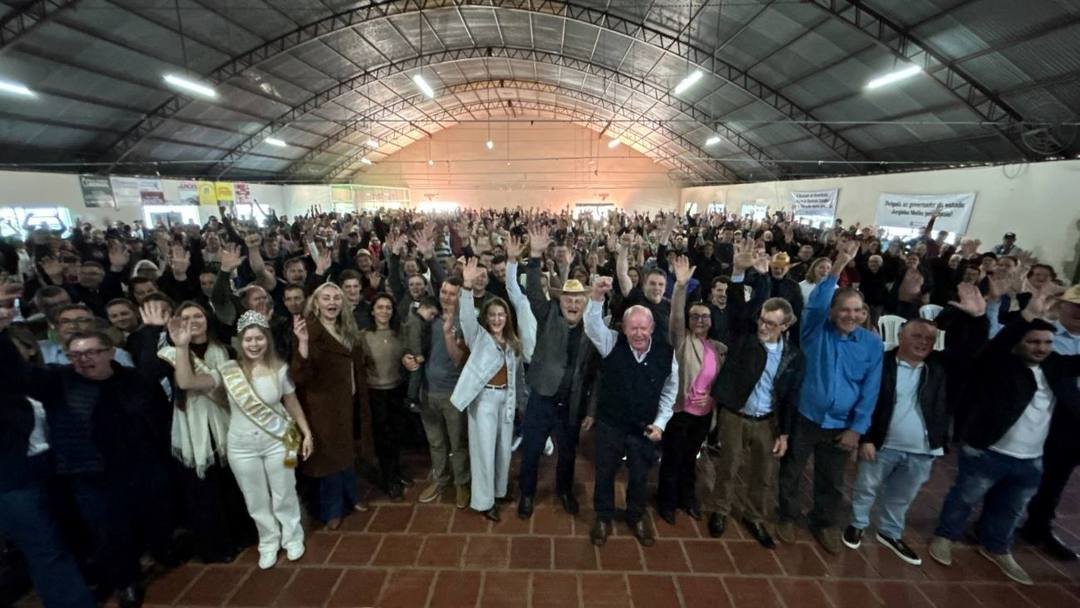 Festa com mais de 1,2 mil pessoas celebra conclusão da pavimentação da SC-492
