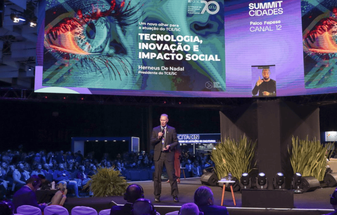 Presidente do TCE/SC apresenta novo modelo de controle durante o Summit Cidades