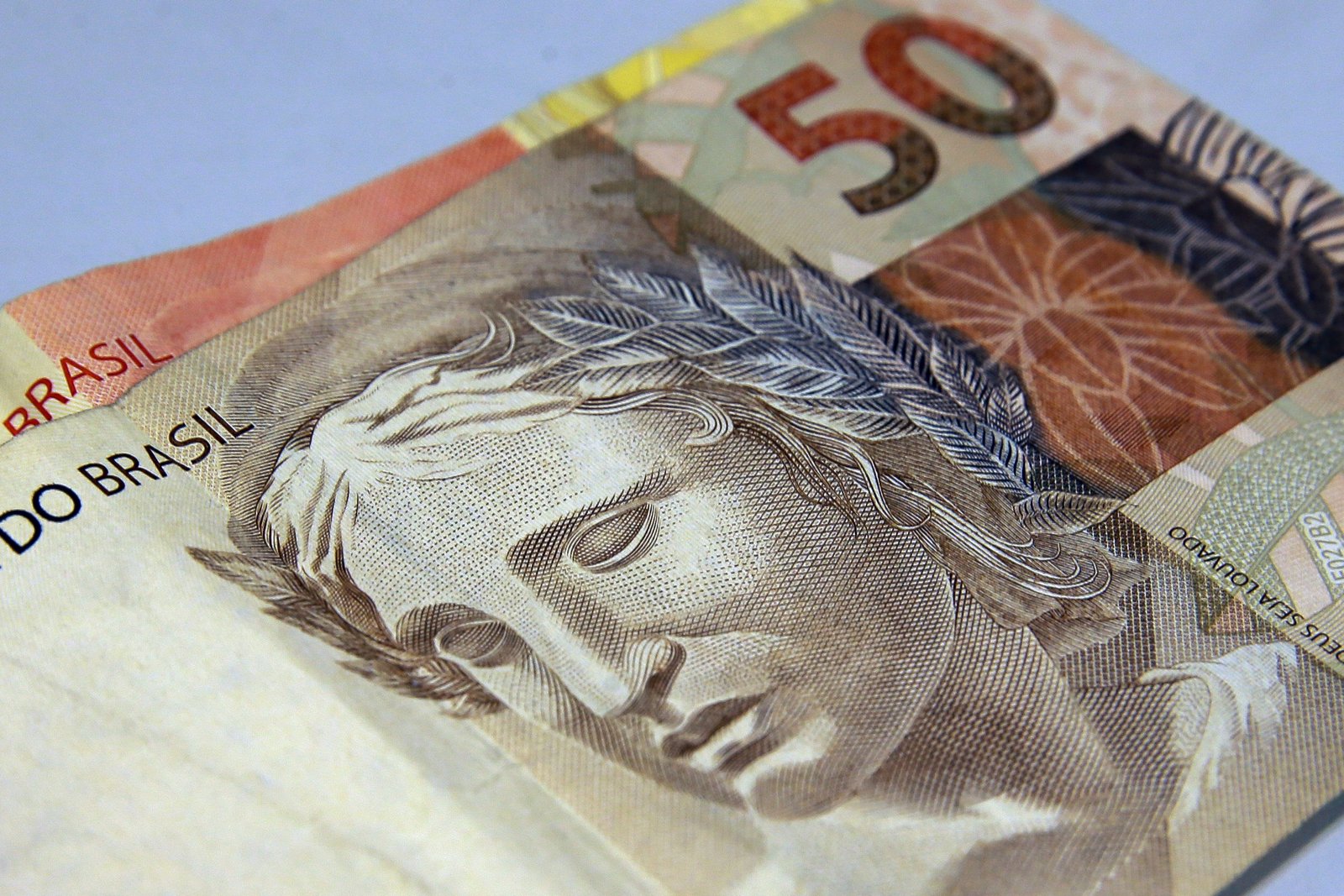 Restituição do imposto de renda em SC paga R$ 695 milhões em 30 de junho; veja como consultar