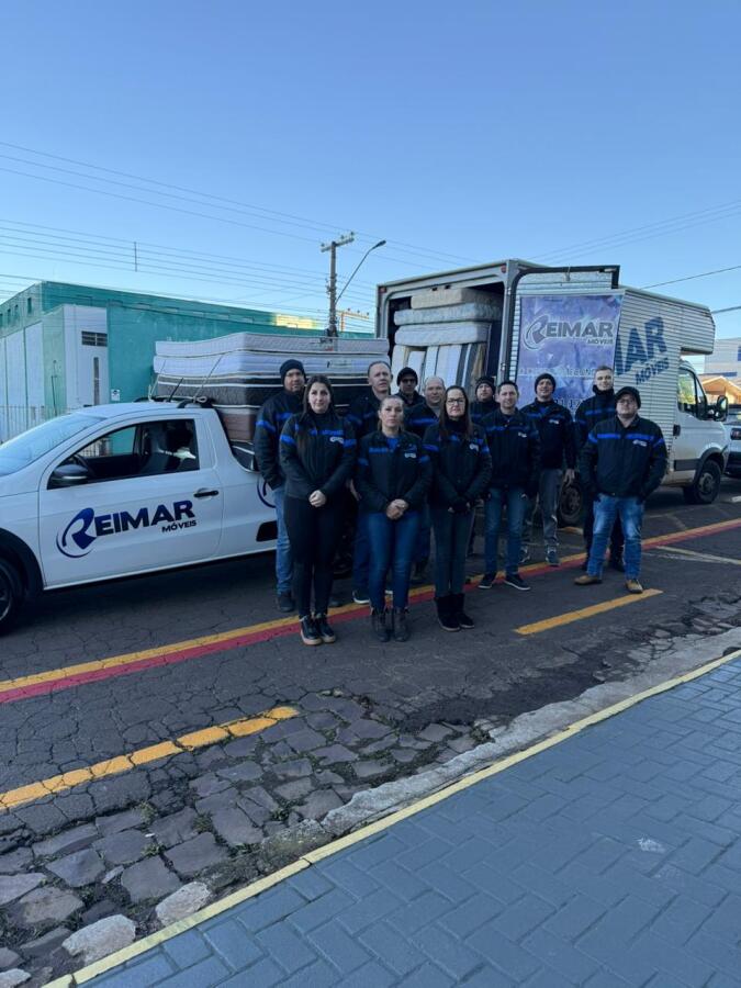 Campanha da Reimar Móveis entrega 18 colchões a famílias de São Miguel do Oeste