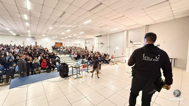 Polícia Civil promove palestra sobre drogas para cerca de 300 estudantes em Guaraciaba