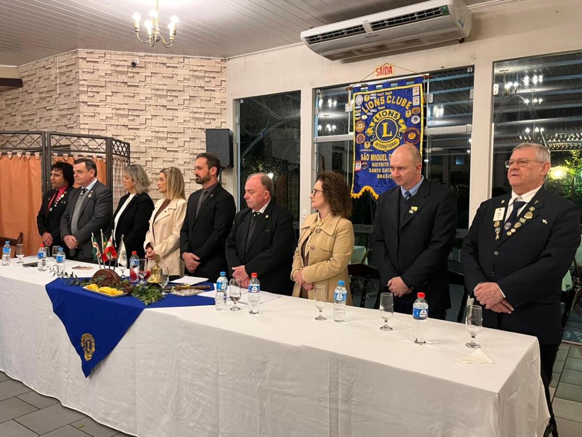 Lions Clube realiza solenidade de posse da diretoria para o ano leonístico 2026/2027