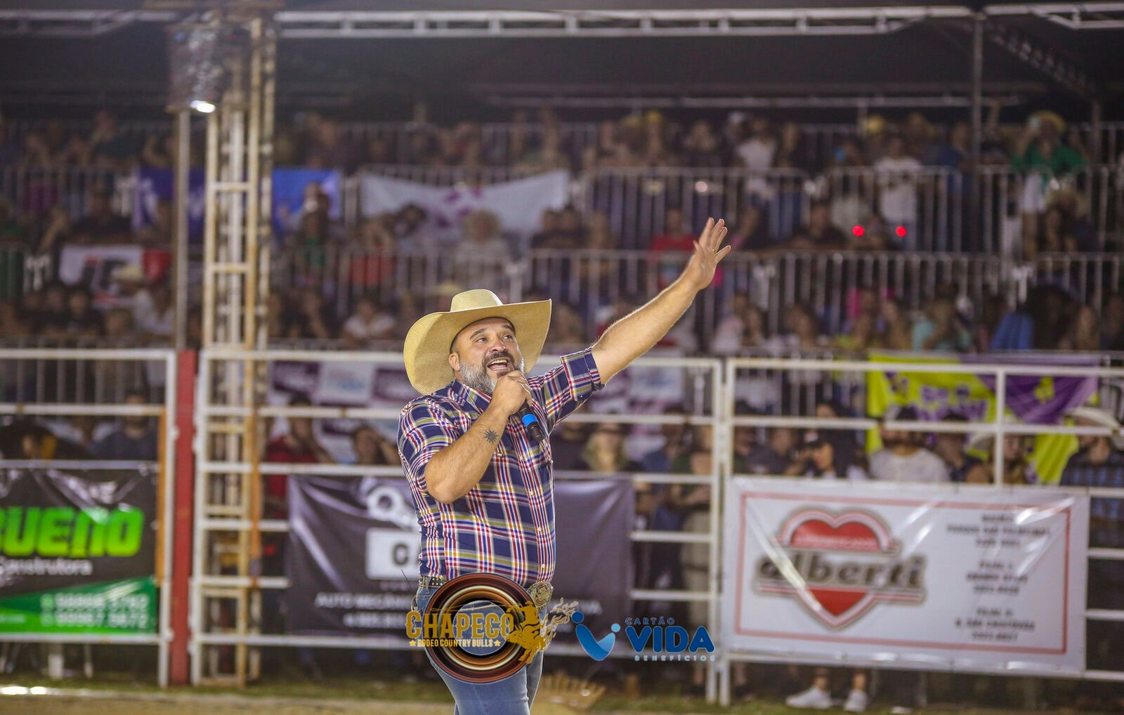 Piçarraiá 2026 terá rodeio profissional inédito com quatro noites de competições em Balneário Piçarras