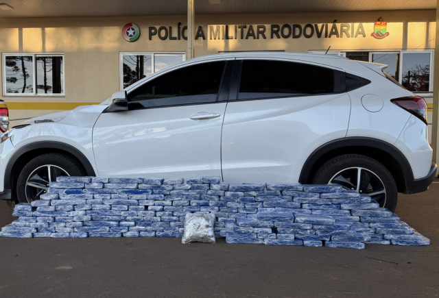 Ação conjunta entre PRF e Polícia Militar Rodoviária apreende cerca de 100 kg de drogas em Chapecó