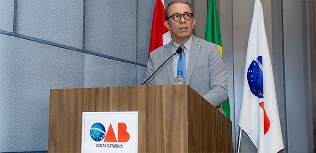 Congresso de Direito Eleitoral reúne especialistas para debater eleições de 2026 em Florianópolis