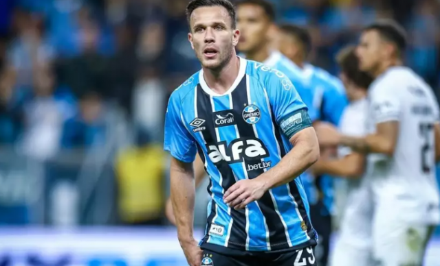 Grêmio anuncia fim das negociações e Arthur deixará o clube no final de junho