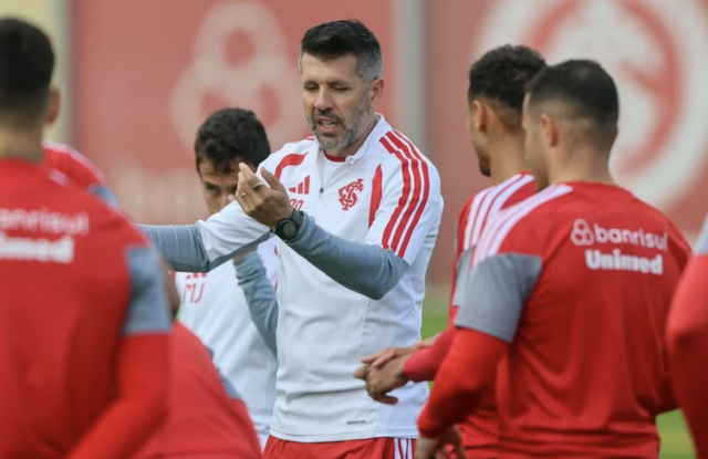 Após encaminhar Maripán, Inter volta atenções para reforços no ataque
