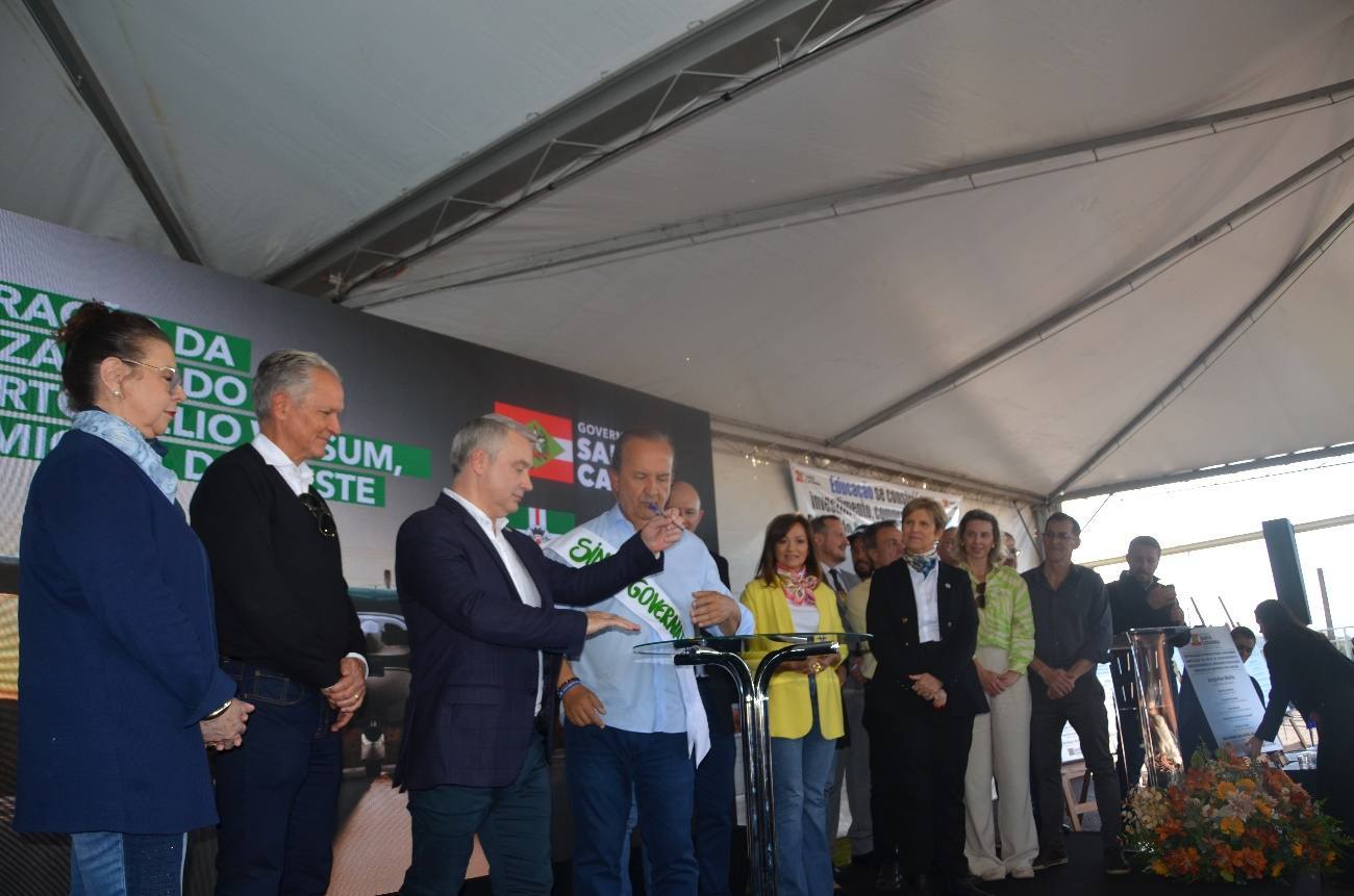 Aeroporto Hélio Wassun é reinaugurado