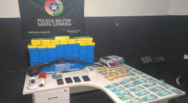 Polícia Militar apreende mais de 100 quilos de cocaína e prende suspeitos em SC