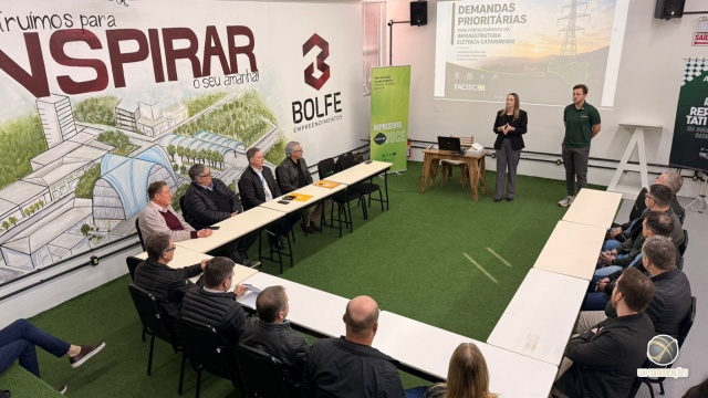 Infraestrutura elétrica entra em pauta em reunião da FACISC com empresários e diretoria da Celesc em São Miguel do Oeste