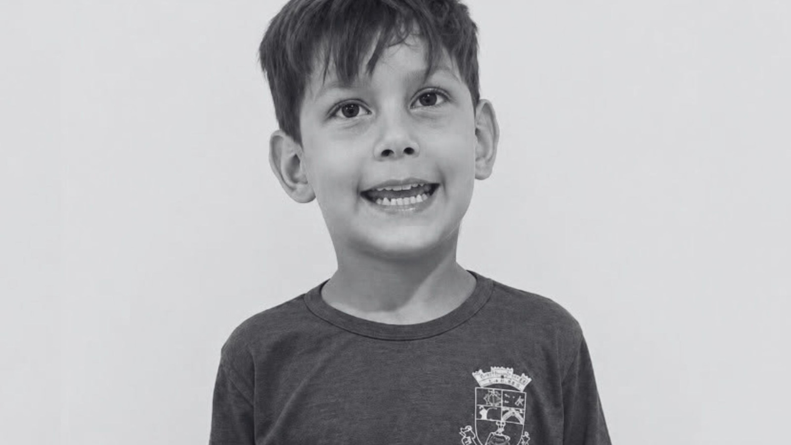 Menino de 5 anos morre após cair de caminhão conduzido pelo pai em SC