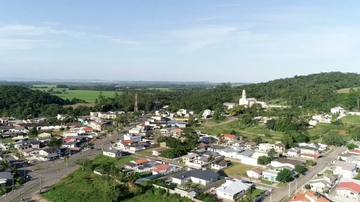 Operação apura suspeitas de fraudes em aprovações de concursos públicos de prefeitura em SC