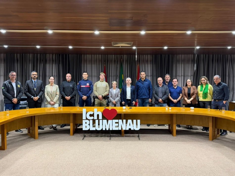 Blumenau cria Secretaria de Segurança Pública e prepara estrutura para guarda municipal armada - Santa Catarina em Pauta