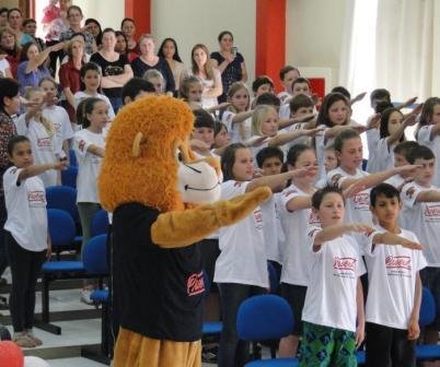 Proerd forma turma de 140 alunos