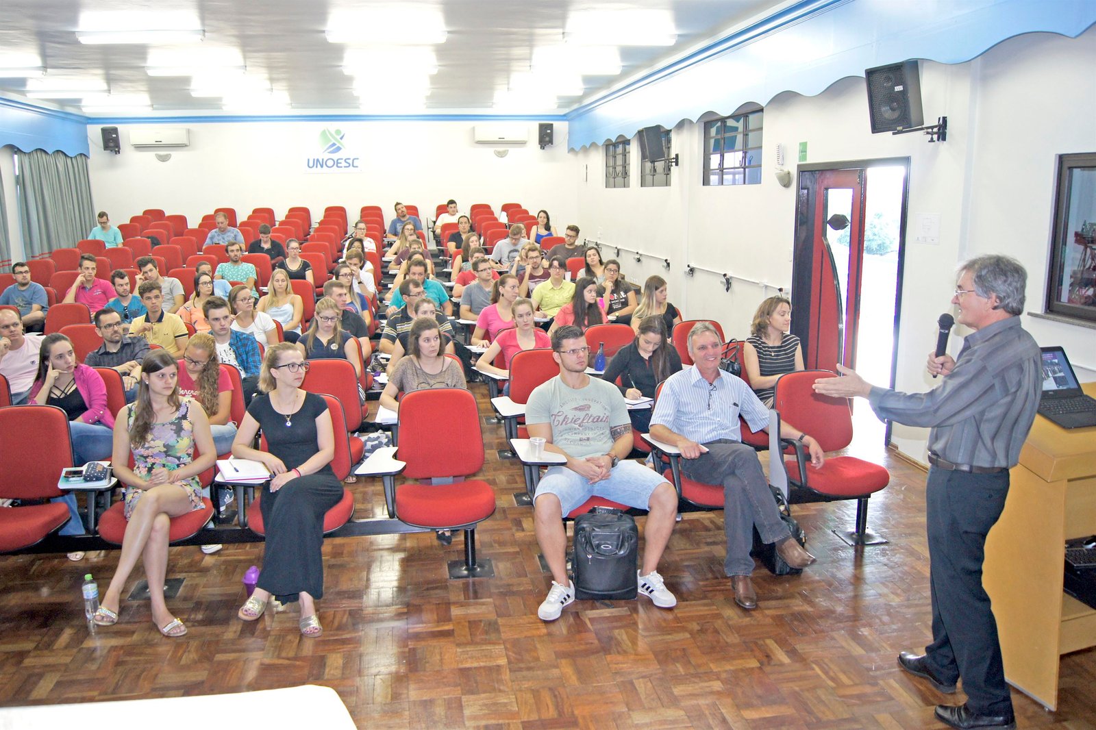 Acadêmicos participam de palestra sobre relações segundo as tradições de Moçambique