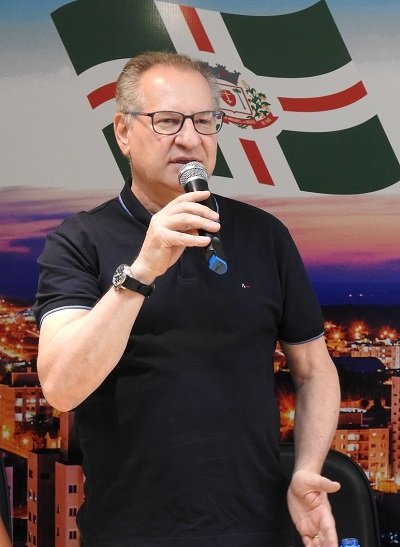 Trevisan irá buscar apoio do Estado para voos regulares no município
