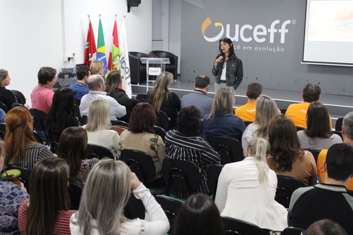 ABERTURA DO SEMESTRE DISCUTE A INOVAÇÃO NO ENSINO SUPERIOR