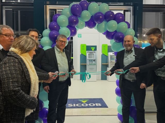 Sicoob inaugura agência padrão nacional em Três de Maio