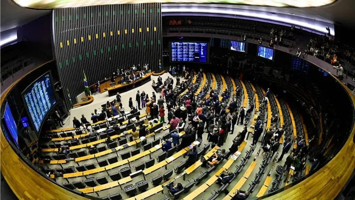 Senado deve votar PEC que altera aposentadoria de agentes de saúde