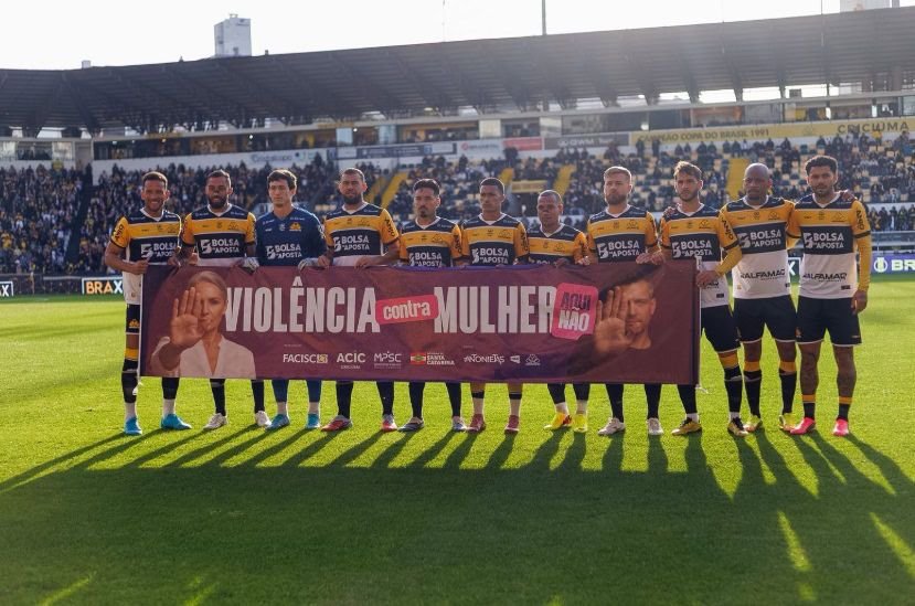 Campanha contra a violência às mulheres chega aos estádios e ginásios de Santa Catarina