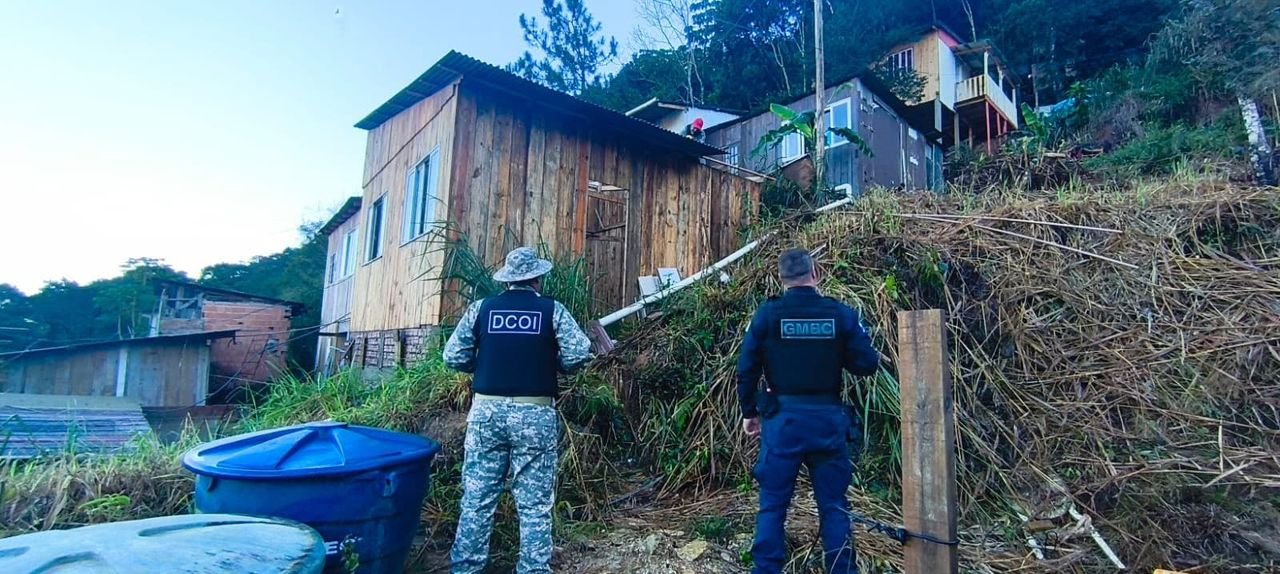 Balneário Camboriú amplia fiscalização e registra alta de 365% no combate a ocupações irregulares