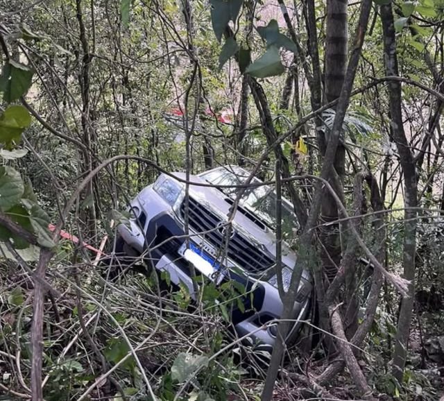 Colisão entre caminhonete e caminhão deixa dois feridos na BR-158, em Cunha Porã