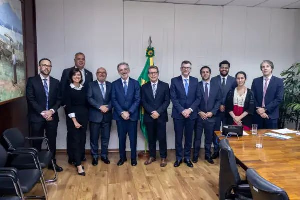 Fecomércio SC defende isonomia tributária para produtos nacionais e importados em reunião no MDIC