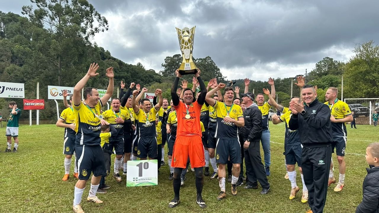 Cultural Caxiense vence nos pênaltis e conquista o Municipal Veterano de São Miguel do Oeste