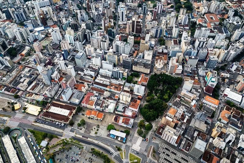 Florianópolis endurece regras para limpeza de terrenos e imóveis abandonados