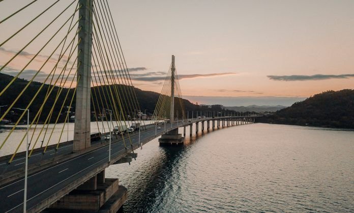Mário Motta apresenta documentos e cobra acesso a registros da construção da Ponte Anita Garibaldi