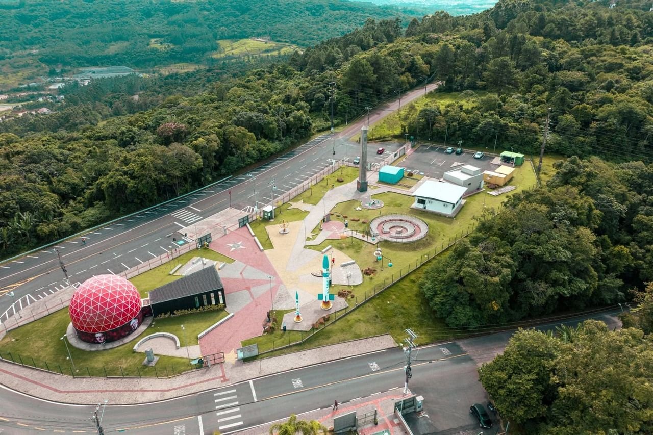 Parque Astronômico de Criciúma promove observação gratuita da Lua e Vênus nesta sexta-feira