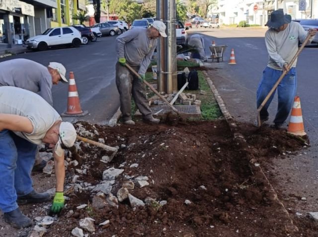 Urbanismo de SMOeste transforma Avenida Getúlio Vargas com reaproveitamento de pavers