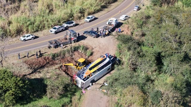 Motorista que conduzia o ônibus com delegação do Paraguai disse à polícia que o veículo apresentou falha mecânica relacionada aos freios