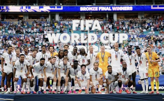 Inglaterra vence a França em jogo de 10 gols e conquista o terceiro lugar da Copa do Mundo