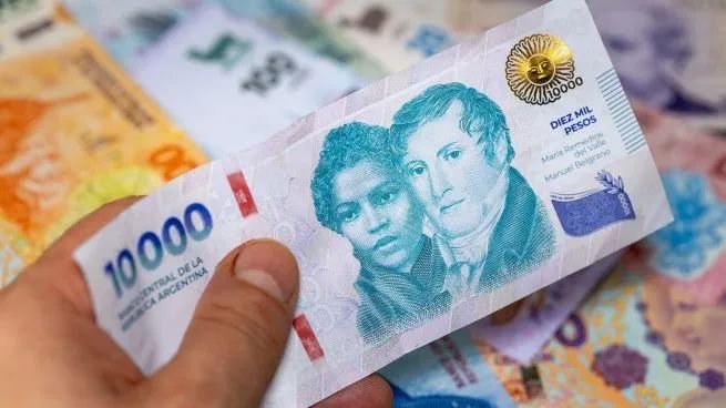 Los salarios registrados en el país volvieron a perder contra la inflación en mayo y acumulan una caída real del 4,2% en nueve meses