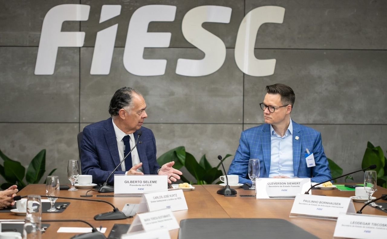 Governo do estado e Fiesc alinham ações diante de nova tarifa dos EUA