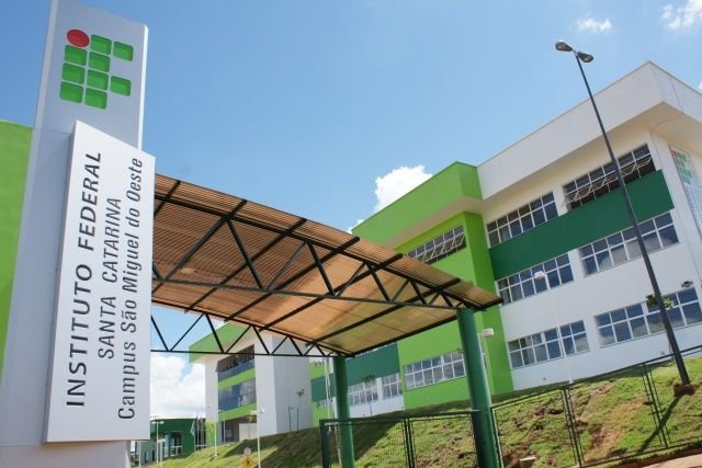 IFSC abre concurso público com 65 vagas e salários de até R$ 13,2 mil em Santa Catarina