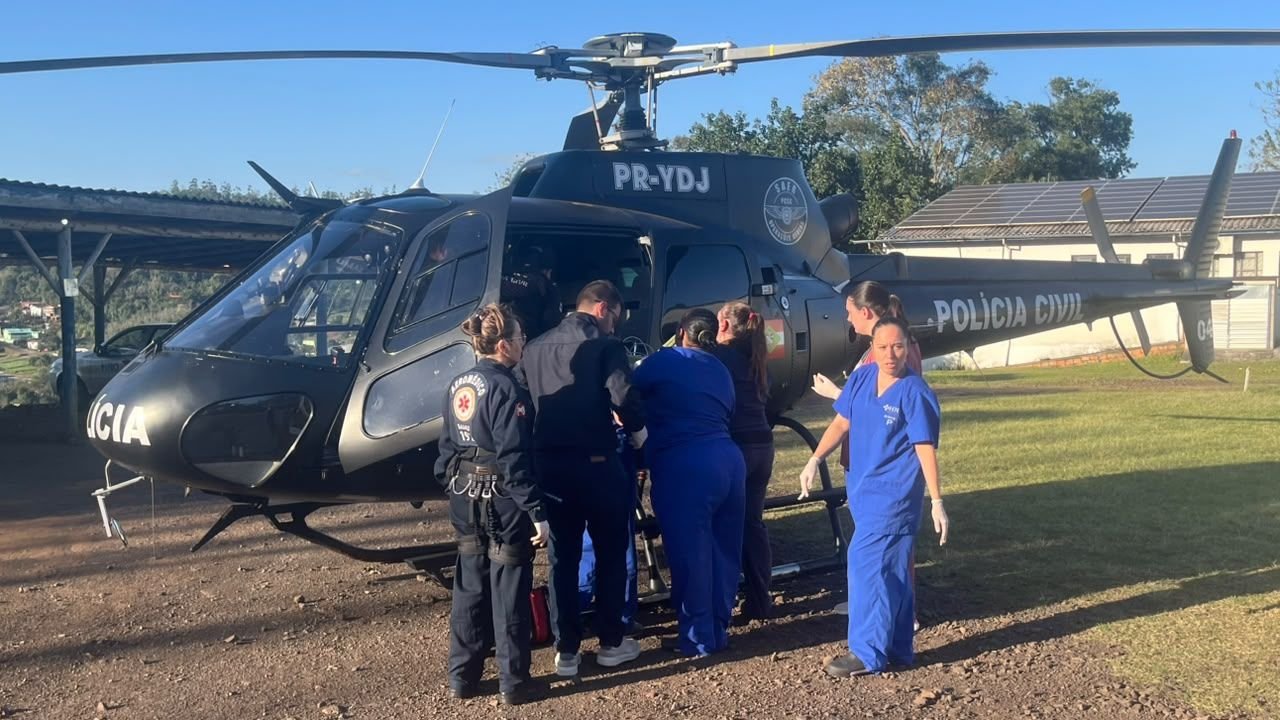Jovem é transferido de helicóptero ao HRO após grave acidente de moto no Oeste Catarinense