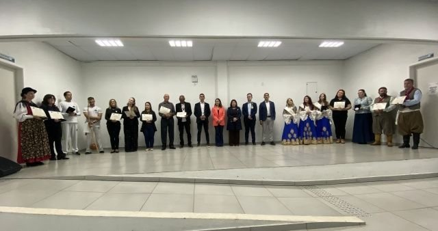 Maravilha vive momento histórico ao sediar cerimônia da Medalha do Centenário da Guerra do Contestado