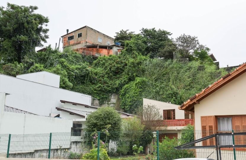 Justiça torna definitiva decisão que obriga Florianópolis a eliminar risco de desabamento no Estreito