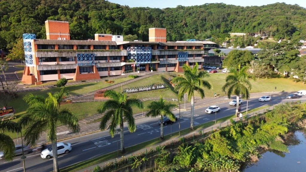 Joinville abre processo seletivo temporário para cadastro de reserva nas áreas da saúde e educação