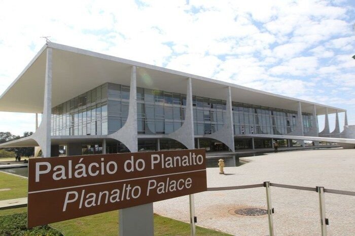 O que diz a pesquisa sobre a corrida ao Palácio do Planalto em Santa Catarina