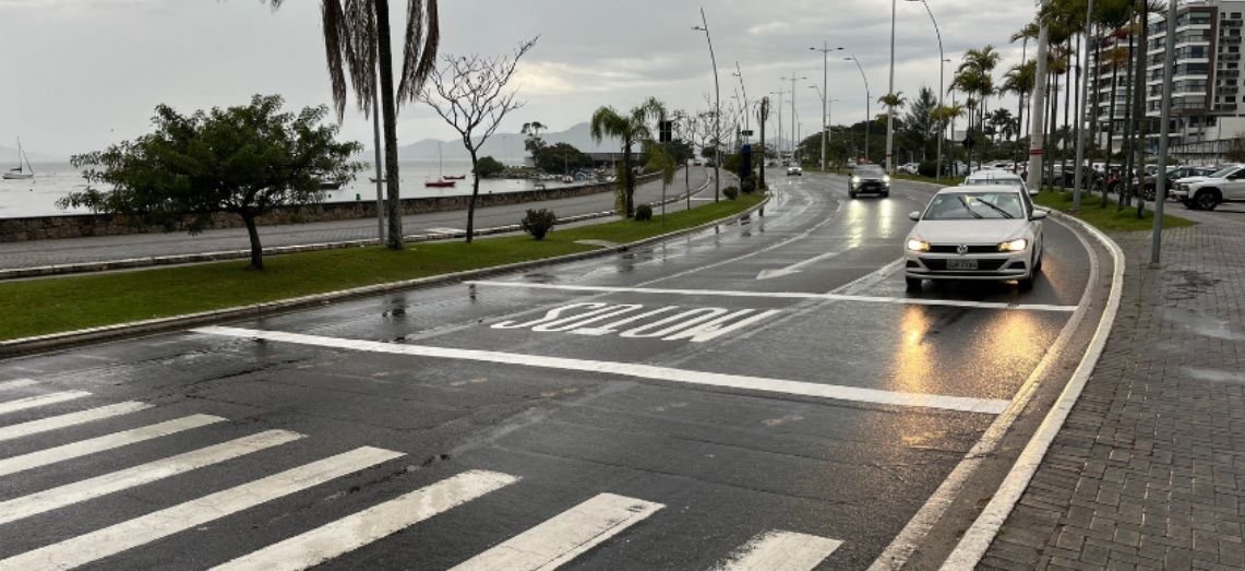 São José implanta áreas exclusivas para motociclistas em cruzamentos com semáforos