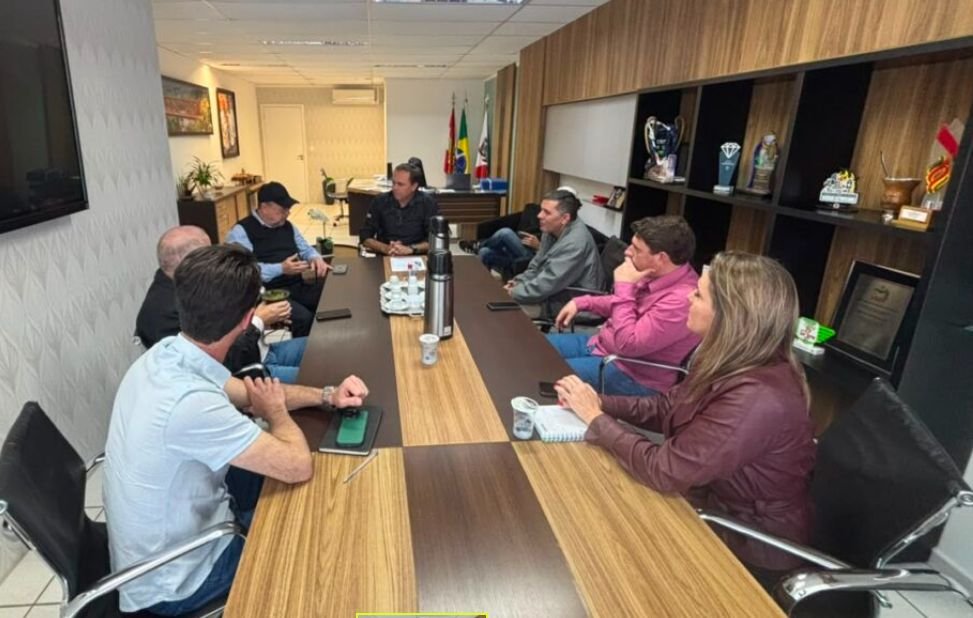 Mafra recebe proposta para inclusão de transporte ferroviário de passageiros na malha EF-485