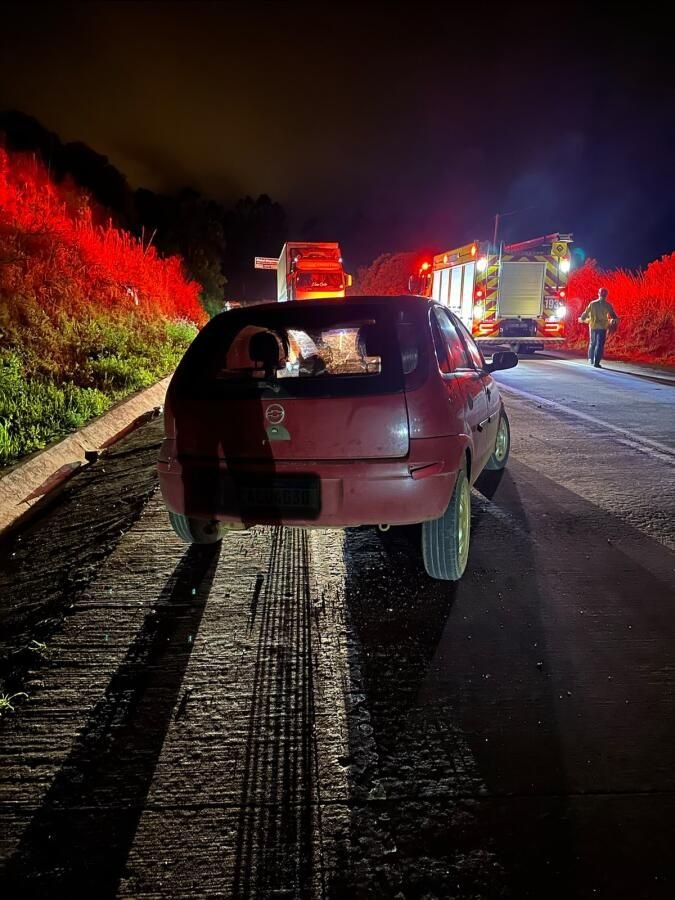 Colisão frontal entre dois carros deixa três feridos na SC-163 em Dionísio Cerqueira
