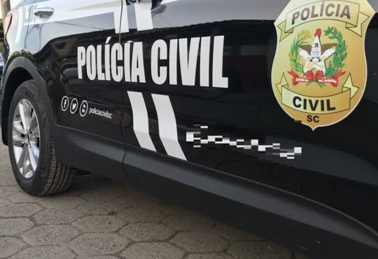 Polícia Civil prende quatro suspeitos por tráfico e lavagem de dinheiro em SC