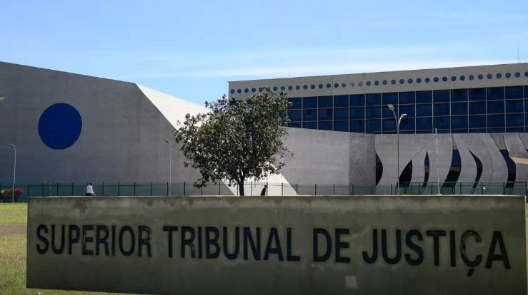 STJ condena ministro Marco Buzzi à perda de cargo por crimes sexuais