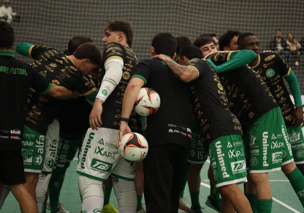 Chape Futsal enfrenta Sorriso em busca da vice-liderança do Brasileiro