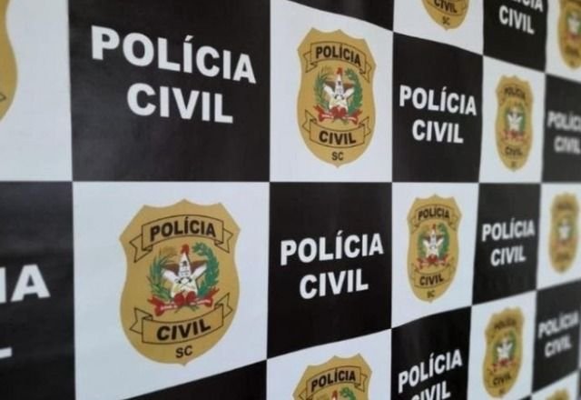 Polícia Civil prende homem de 18 anos com mandado de prisão preventiva em Chapecó