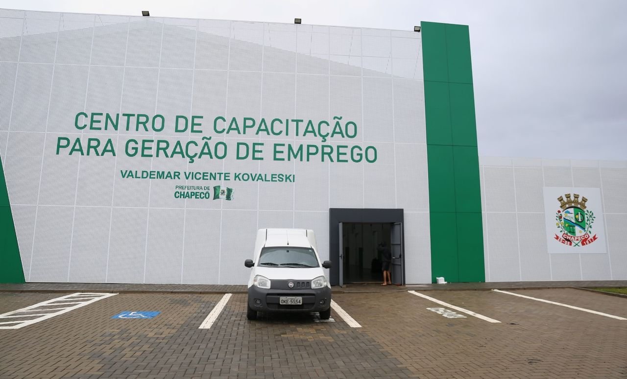 Inauguração de Centro Multiuso e obras em Marechal Bormann